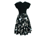 Size 8 Gorgeous 1950s Dress - Mid Century 50s Glamour - Black Fitted Bodice & Full Skirt - Sky Blue Long Stemmed Roses Print - Waist 27