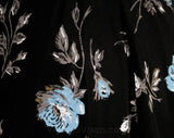 Size 8 Gorgeous 1950s Dress - Mid Century 50s Glamour - Black Fitted Bodice & Full Skirt - Sky Blue Long Stemmed Roses Print - Waist 27