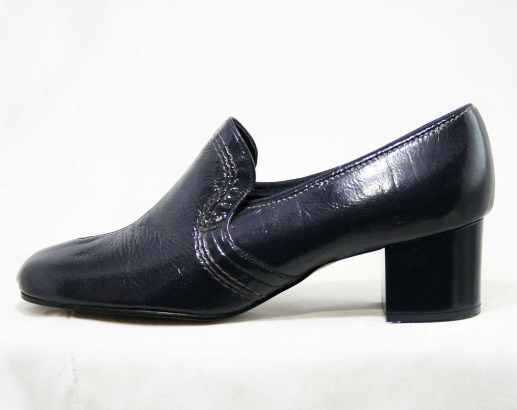 Never Worn Size 10 W 1960s Shoes - Slick Navy Blue Vinyl - Pumps - Top Stitching - 2 Inch Heel - Charm Step - 60s Deadstock - 43235-3