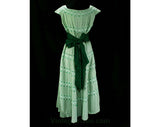 Size 10 Green 50s Dress - Rockabilly Chic 1950s Pistachio Faux Linen - Two-Tone Green - Jade & White Satin Twill - Full Skirt - Waist 29