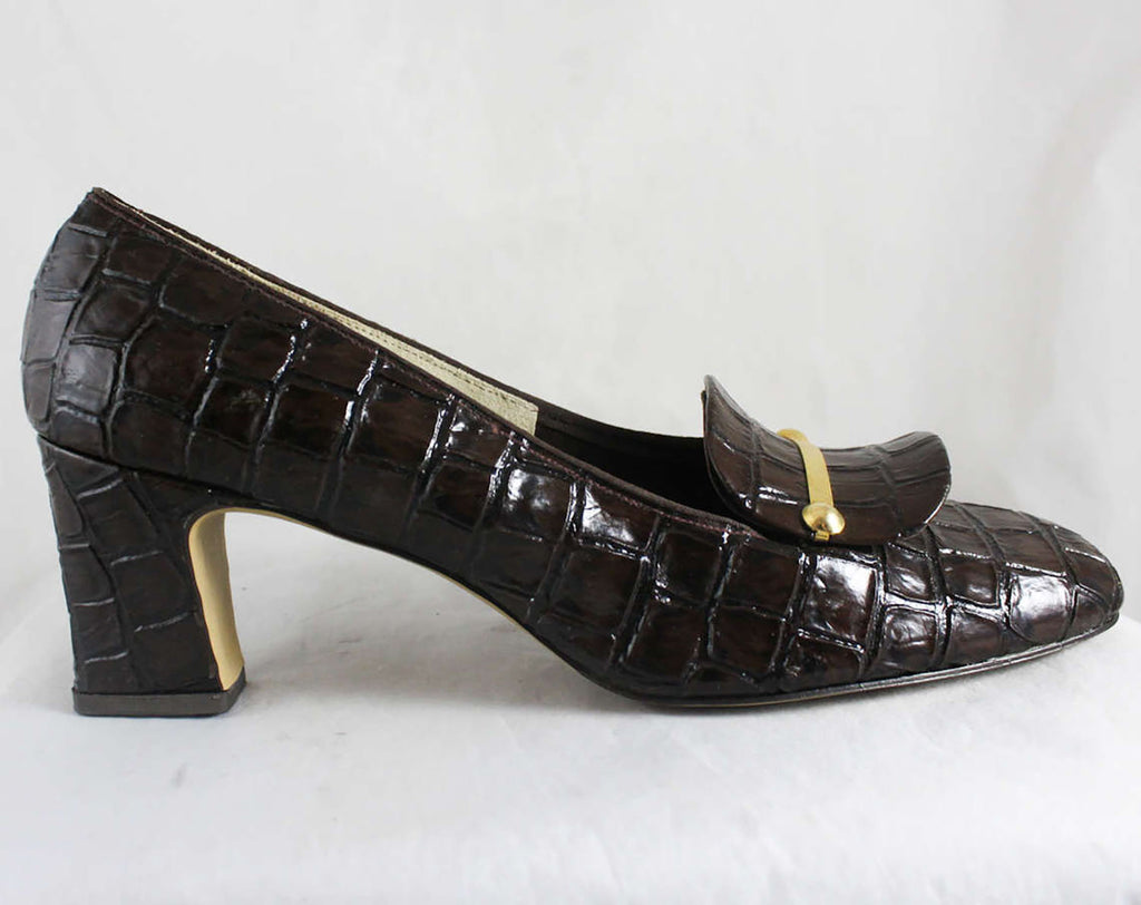 Size 8 1960s Shoes - Dark Brown Faux Alligator Pumps - Mod 60s Vegan Shoes with Brassy Gold Details - AA Narrow Width - Unworn NOS Deadstock