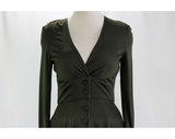 Size 8 Cocktail Dress - Designer 1960s Glamour Girl - Tres Elegant Mushroom Gray Jersey - 60s Mollie Parnis Boutique New York - Waist 27