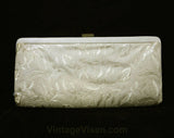 1950s White Summer Purse - Beautiful 50s Resort Chic Clutch Bag - 50s 60s Plastic over Embroidered Linen Handbag - Soure Bag NY - 49129