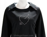 XL 1970s Sweetheart Shirt - Size 20 Black Polyester Knit with Heart & Arrow Studs - 70s Studded Casual Valentine Top - Long Sleeve - Bust 46