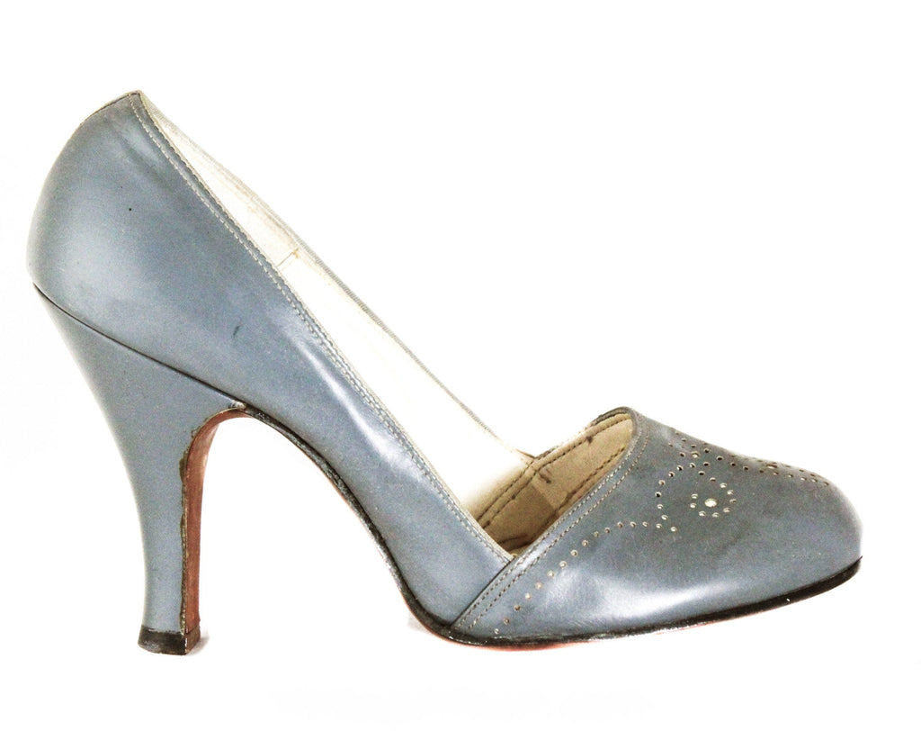Size 5 1940s Gray Heels - Fog Leather Shoes with Spectator Style Broguing & Fleur De Lis - 5B Small Pumps - 40's 50's NOS Deadstock