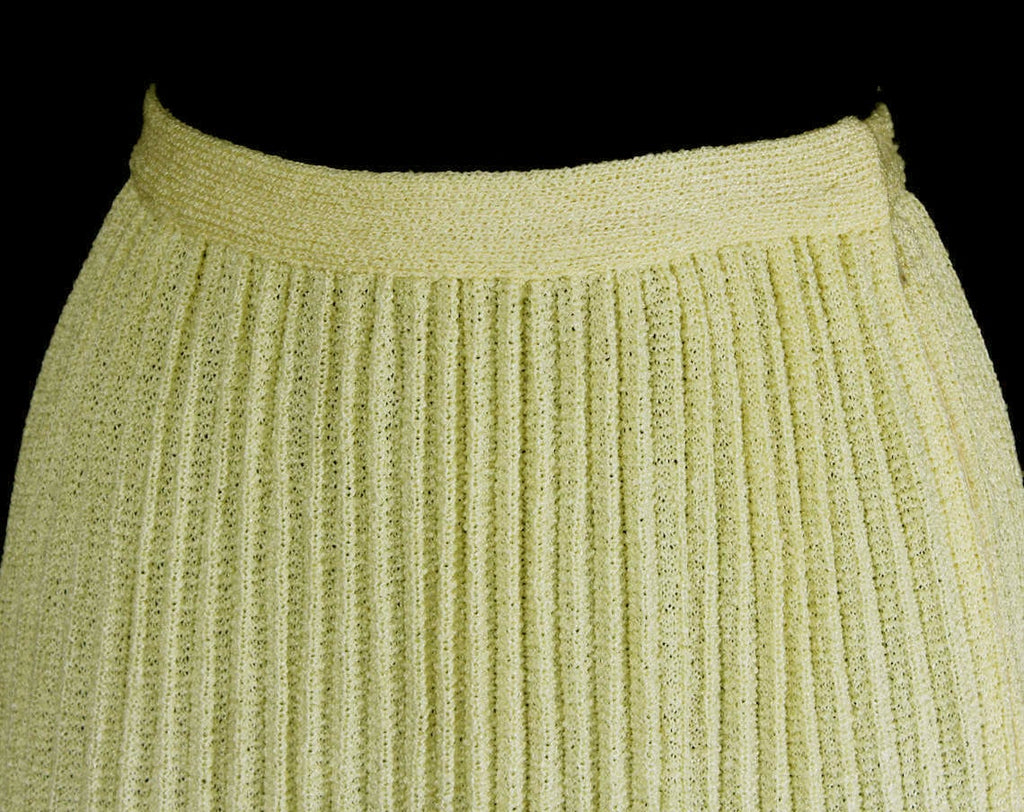 Size 4 Flapper Knit Dress - 1920s Style Yellow Four Pc Set - Small 70s Vintage Vixen Clothing Size 4 Flapper Knit Dress - 1920s Style Yellow Four Pc Set - Small 70s Vintage Vixen Clothing