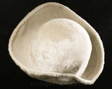 Chic 60s Ladies Hat - Pale Gray Furry Felt - Wide Upturned Brim - 1960s Bowl Hat with 20s Cloche Flapper Style & Grosgrain Ribbon Wedges
