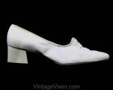 Never Worn Size 6 1960s Shoes - White Offwhite Leather Mod Go-Go Girl Pumps - Round Toe Nice Quality 60s Unworn Deadstock - 6C Wide Width