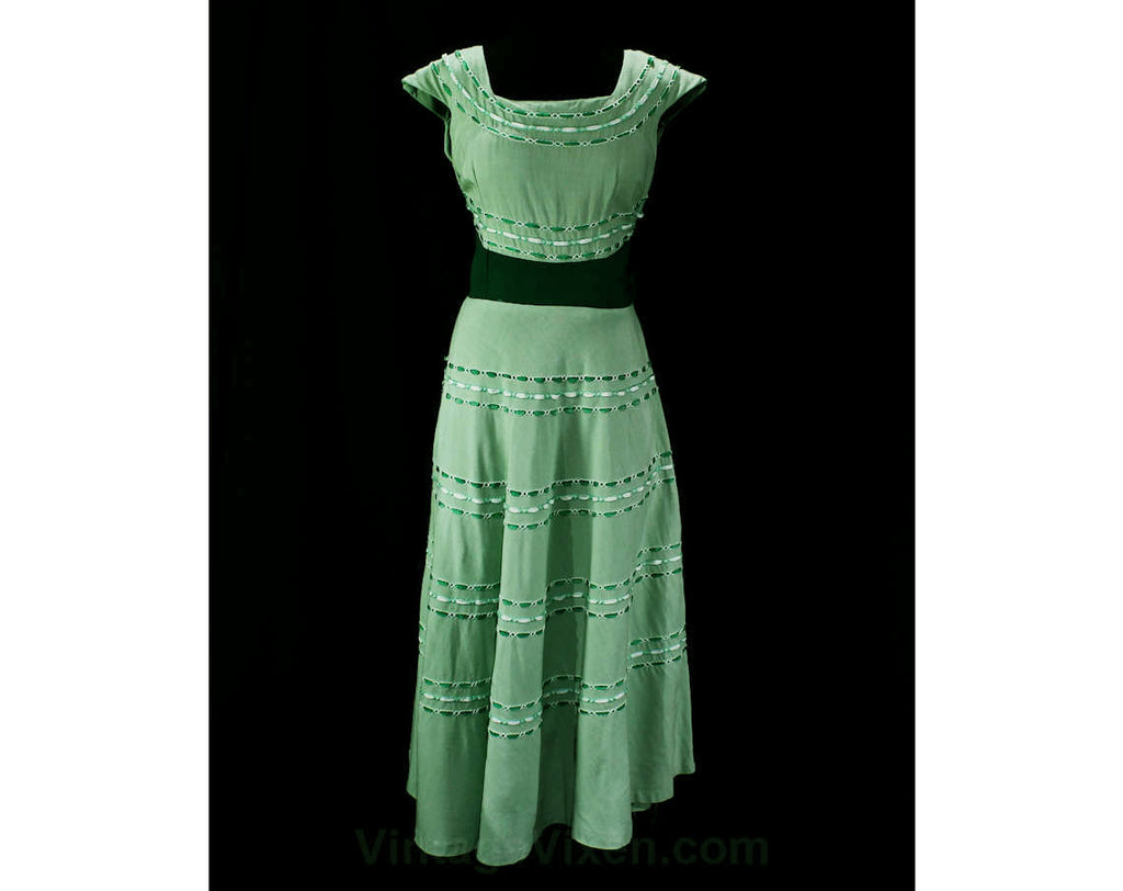 Size 10 Green 50s Dress - Rockabilly Chic 1950s Pistachio Faux Linen - Vintage Vixen Clothing Size 10 Green 50s Dress - Rockabilly Chic 1950s Pistachio Faux Linen - Vintage Vixen Clothing