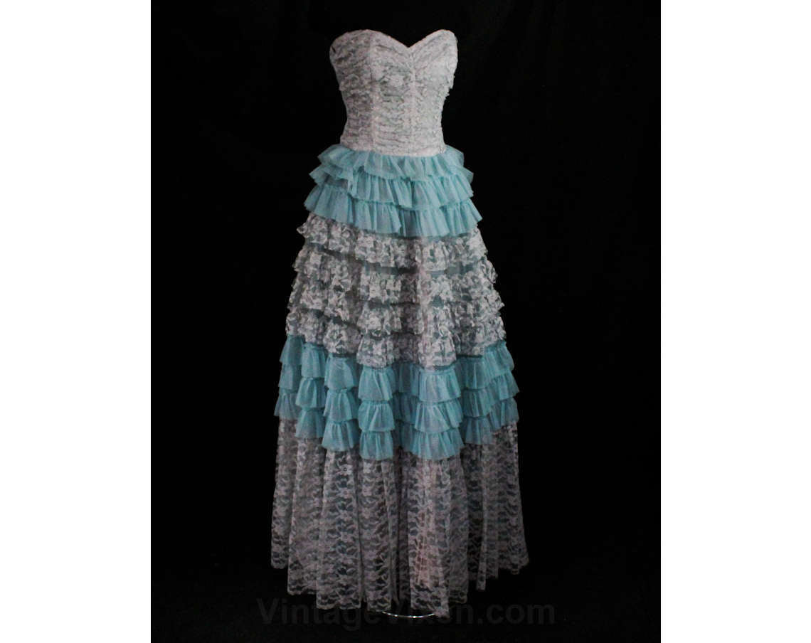 Size 8 1950s Prom Dress - Lilac Lace & Blue Organza Strapless Formal - Vintage Vixen Clothing Size 8 1950s Prom Dress - Lilac Lace & Blue Organza Strapless Formal - Vintage Vixen Clothing