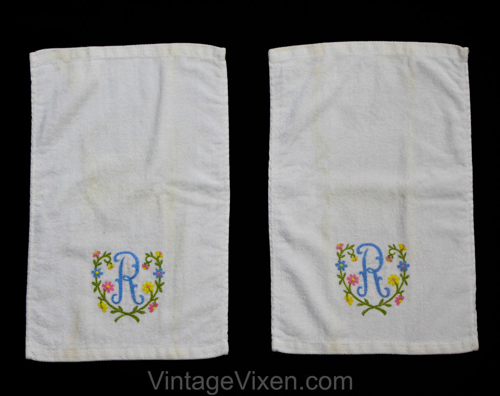 1950s Bathroom Hand Towels - Letter R Monogram Powder Room Novelty