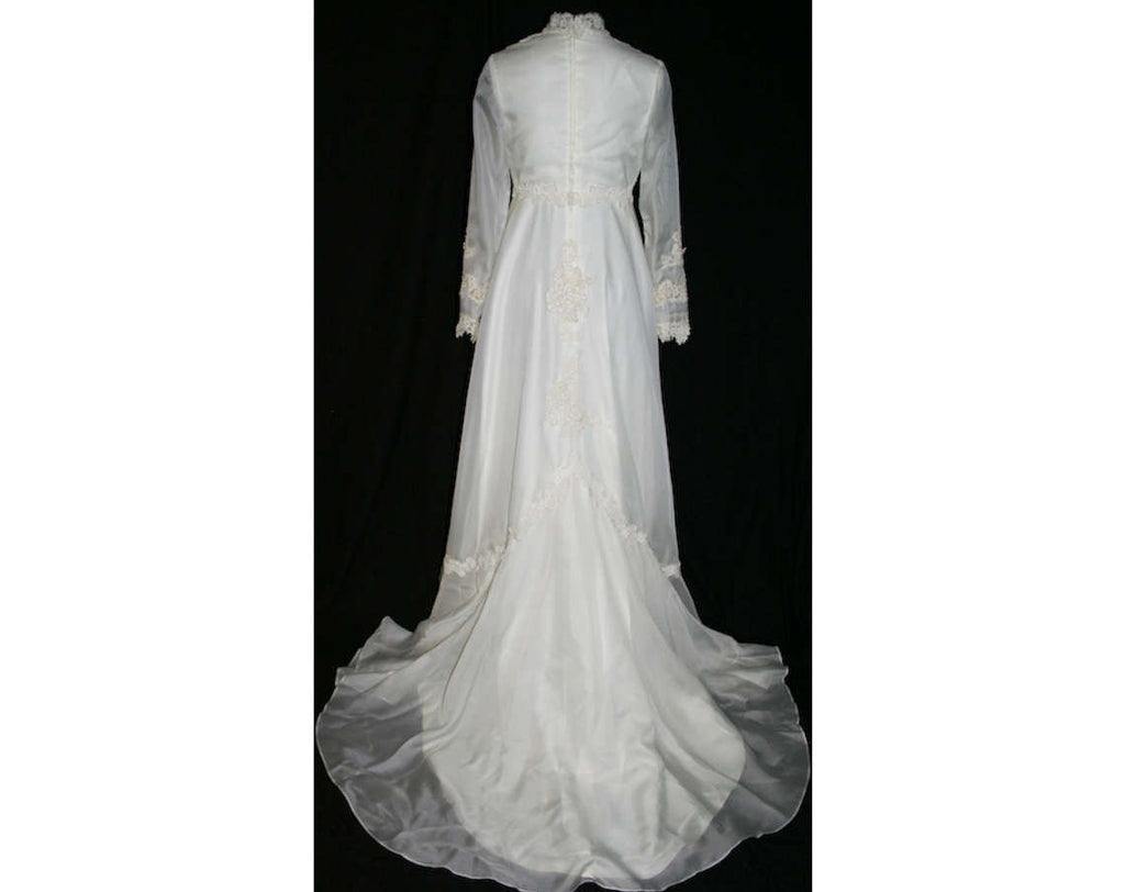 Size 6 Wedding Dress - Romantic Neo-Victorian Bridal Gown - 70s Weddin Vintage Vixen Clothing Size 6 Wedding Dress - Romantic Neo-Victorian Bridal Gown - 70s Weddin Vintage Vixen Clothing