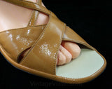 Size 9 Caramel Sandals - Glossy Tan 1970s Shoes - Criss Cross Slingback Heels - Peep Toe Summer Pumps - 70s Hush Puppies - NOS Deadstock
