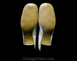 Never Worn Size 6 1960s Shoes - White Offwhite Leather Mod Go-Go Girl Pumps - Round Toe Nice Quality 60s Unworn Deadstock - 6C Wide Width
