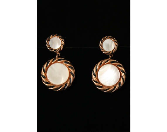 Rockabilly Style 50s Copper & Shell Earrings - 1950s Round Metal Clip Earring - Modernist - Deadstock - Mint Condition - 40134-1