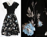 Size 8 Gorgeous 1950s Dress - Mid Century 50s Glamour - Black Fitted Bodice & Full Skirt - Sky Blue Long Stemmed Roses Print - Waist 27