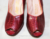 1940s Red Alligator Shoes High Heel Pump Reptile Peep Toe Size 7 Narrow