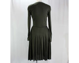 Size 8 Cocktail Dress - Designer 1960s Glamour Girl - Tres Elegant Mushroom Gray Jersey - 60s Mollie Parnis Boutique New York - Waist 27