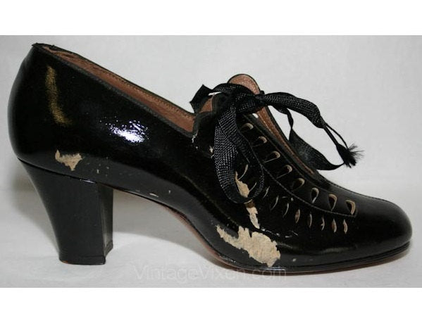 As Is Size 5 1/2 Flapper Era Shoe - 1920s Black Pumps with Cutwork