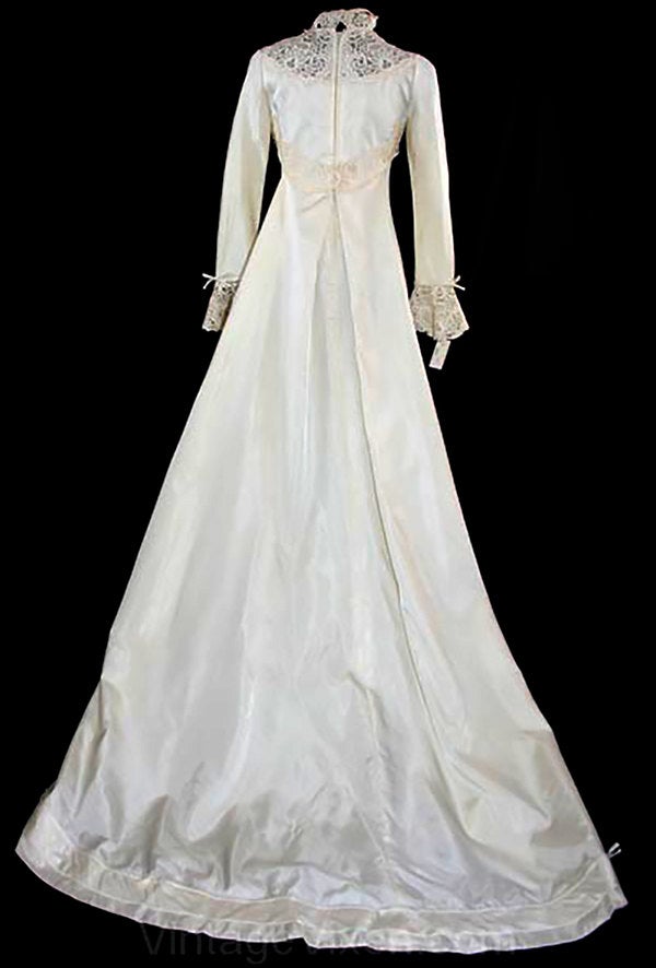 Size 6 Wedding Dress with Train - Lovely 1960s Bridal Gown with Bell S Vintage Vixen Clothing Size 6 Wedding Dress with Train - Lovely 1960s Bridal Gown with Bell S Vintage Vixen Clothing
