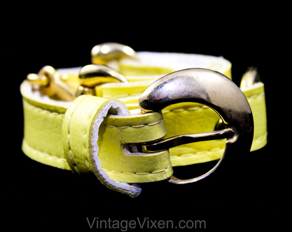 Medium 1960s Belt - Banana Yellow Vinyl Belt with Brass Buckle & Horse Bits - Size 8 to 12 Mod 60s Belt - Chic Spring Summer Resort Style
