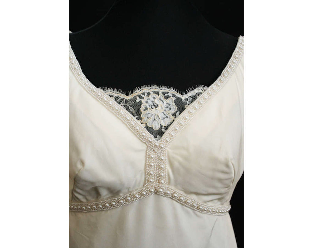 Size 8 Medieval Wedding Dress - Lady of Camelot Style 1960s Ivory Rena Vintage Vixen Clothing Size 8 Medieval Wedding Dress - Lady of Camelot Style 1960s Ivory Rena Vintage Vixen Clothing