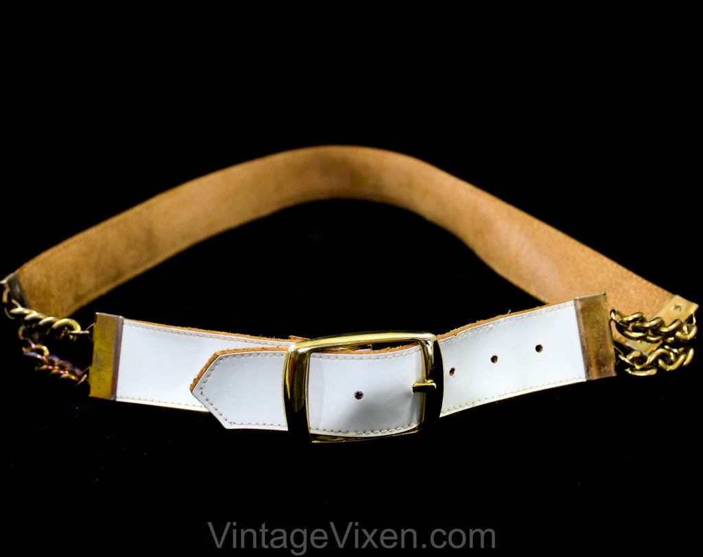 Size 10 1960s White Belt with Chain Accents - Glossy 60s Vinyl & Leather with Mod Metal Buckle - Brass Chainlink - Medium - Waist 28 to 30