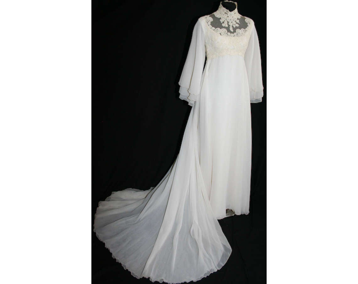 Size 6 Wedding Dress - Elegant 1970s Lace & Organdy Bridal Gown with A Vintage Vixen Clothing Size 6 Wedding Dress - Elegant 1970s Lace & Organdy Bridal Gown with A Vintage Vixen Clothing