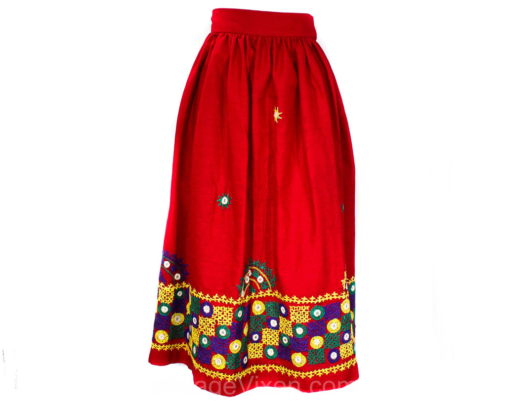Large 1940s Peasant Skirt - Size 12 Red Cotton Dirndl Style Folk Full Skirt with Embroidered Border Pattern - 40s 50s Casual - Waist 31