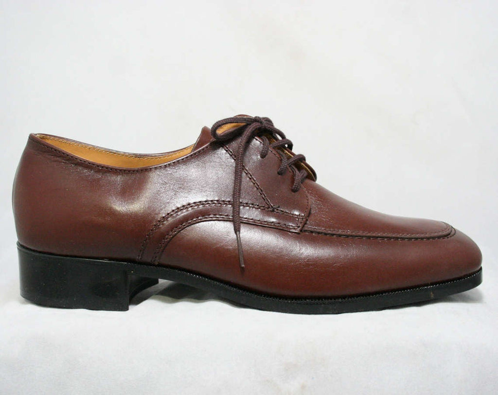 Men's Size 10 Shoes - 1960s Brown Leather Mens Oxfords - 10D Wide Widt Vintage Vixen Clothing Men's Size 10 Shoes - 1960s Brown Leather Mens Oxfords - 10D Wide Widt Vintage Vixen Clothing
