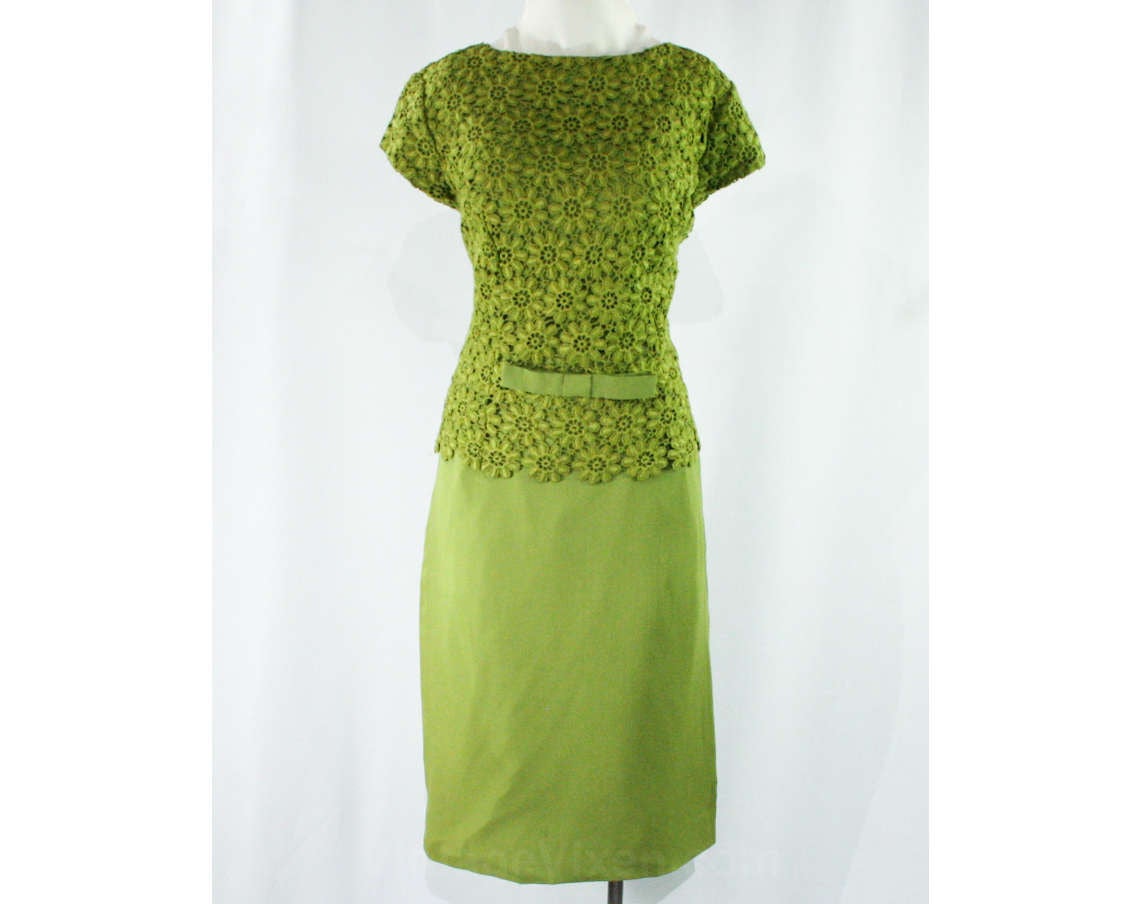 Size 2 Olive Green Cocktail Dress - Daisy Flower Lace & Chiffon - XS 1 Vintage Vixen Clothing Size 2 Olive Green Cocktail Dress - Daisy Flower Lace & Chiffon - XS 1 Vintage Vixen Clothing
