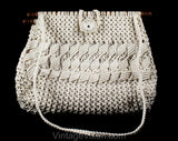 1970s Boho Macramè Purse with Double Shoulder Straps - 70's Hippie Bag - Bohemian Summer Handbag - 1970s Chic - Button Closure & Wood Frame