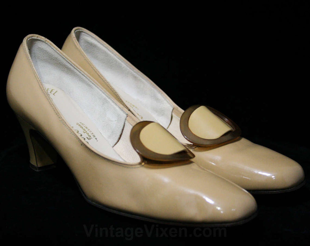 Size 7 1/2 1960s Shoes - Nude 60s Pumps - Neutral Beige Slick Vinyl - AA Width - Secretary Chic - Deadstock Heels - Cotillion Label - 7.5
