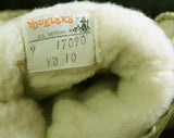 Size 9 Apres Ski Boots - Shimmery Golden Tan Canvas - Faux Fur Lining - Wedge Sole - Ankle Tie - Fall - Winter 80s Deadstock Ladies Shoes