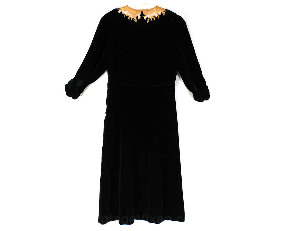 Size 8 1930s Dress - Beautiful Black Velvet Dress - Shabby Lace Collar Vintage Vixen Clothing Size 8 1930s Dress - Beautiful Black Velvet Dress - Shabby Lace Collar Vintage Vixen Clothing