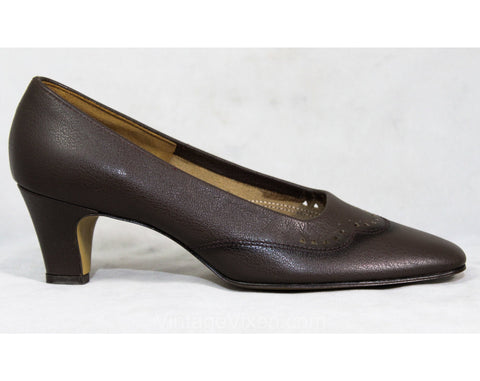 Size 7 Brown Shoes with Cutwork Scallops - 1950s 1960s Chocolate Mocha Leather Heels by Cotillion - 60s Unworn NOS Deadstock - 7B Width