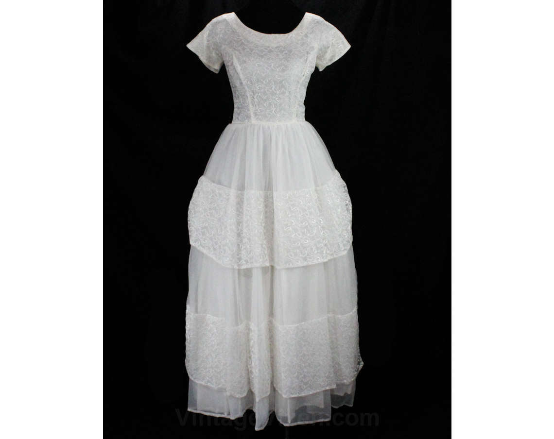 Size 8 Evening Ball Gown - Bouffant White 1950s Formal Dress - Short S Vintage Vixen Clothing Size 8 Evening Ball Gown - Bouffant White 1950s Formal Dress - Short S Vintage Vixen Clothing