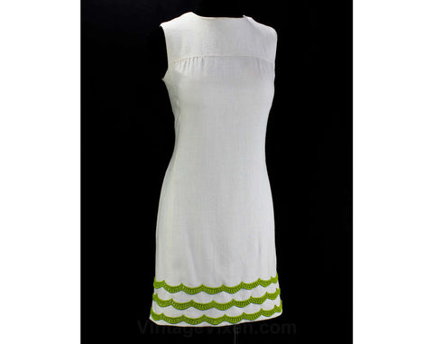 Size 4 Sun Dress - Cute 60s White Dress - Summer 1960s Sleeveless Shift - Pistachio Green Scalloped Hem - Preppie Chic - Bust 34 - 46206