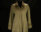 1980s Gucci Trench Coat - Size 10 to 12 Medium Camel Tan Cotton Sharkskin Canvas - Haute Designer Overcoat - Authentic 80s Gucci Logo Buckle