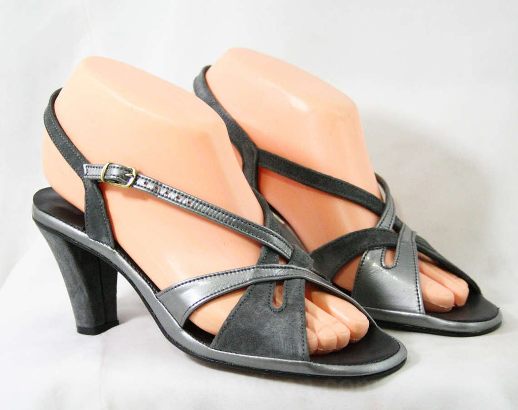 Deco Style 70s Sandals - Size 9 N - Metallic Silver & Gray Suede 1970s Shoes - Deadstock - Peep Toe - Slingback - Hush Puppies - 43218-1