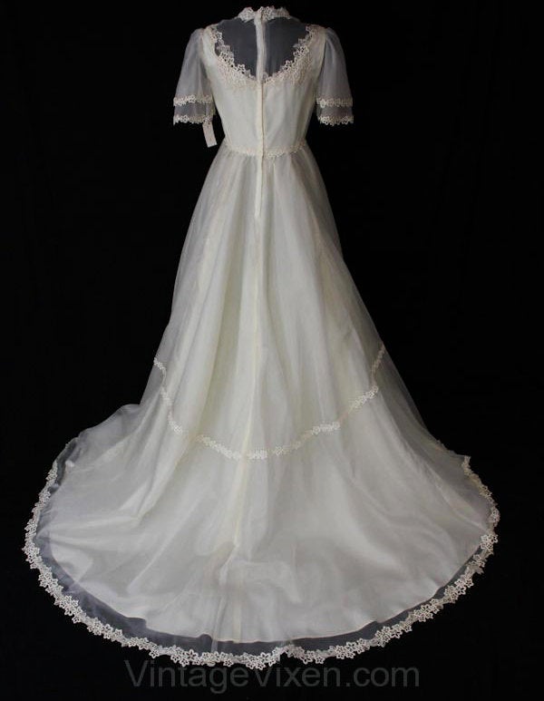 Size 10 Wedding Dress - Lovely Edwardian Style Bridal Gown with Starfl Vintage Vixen Clothing Size 10 Wedding Dress - Lovely Edwardian Style Bridal Gown with Starfl Vintage Vixen Clothing
