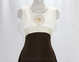 Size 10 Disco Dress - Medium 1970s Glamour - Chocolate Brown & Off White Polyester Knit - Sleeveless 70s Medallion Gown - Bust 36.5 - 49321