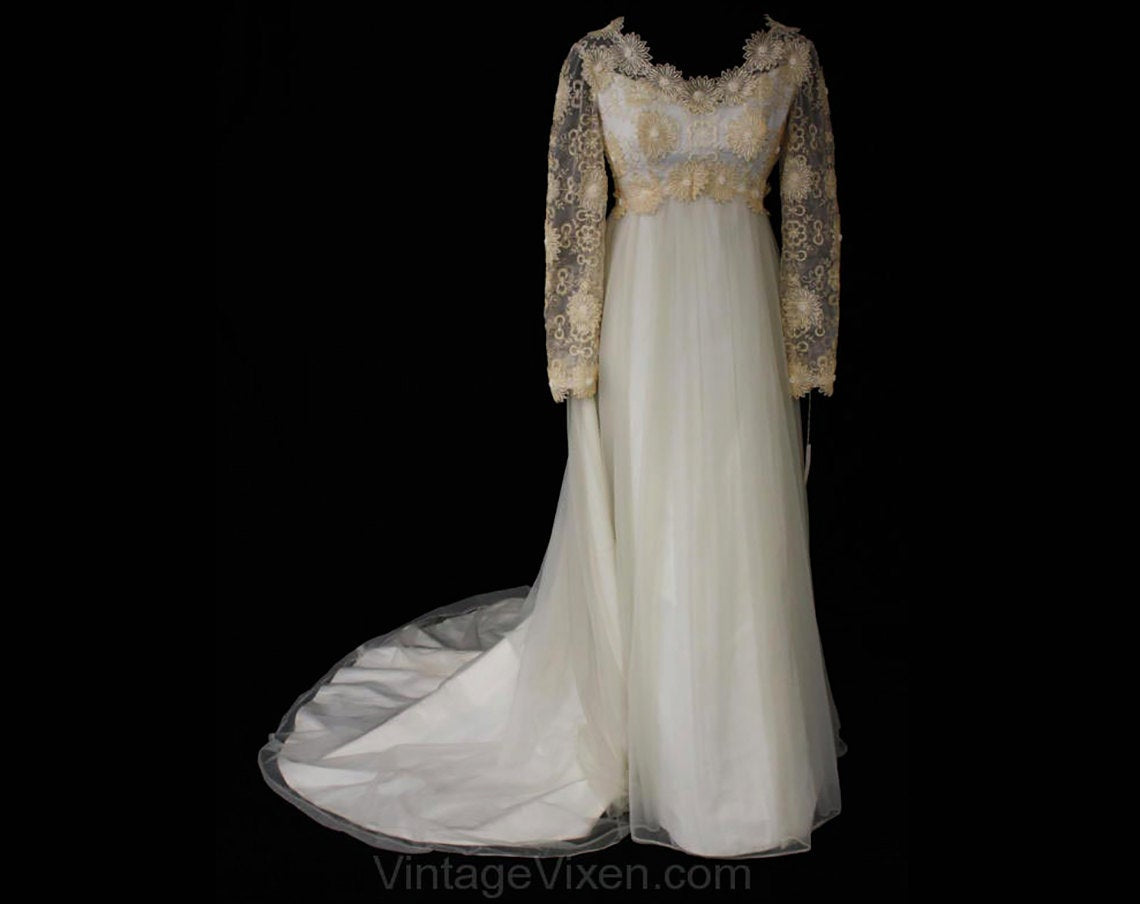Size 4 Wedding Dress - Angelic Early 60s Daisy Lace Empire Bridal Gown Vintage Vixen Clothing Size 4 Wedding Dress - Angelic Early 60s Daisy Lace Empire Bridal Gown Vintage Vixen Clothing