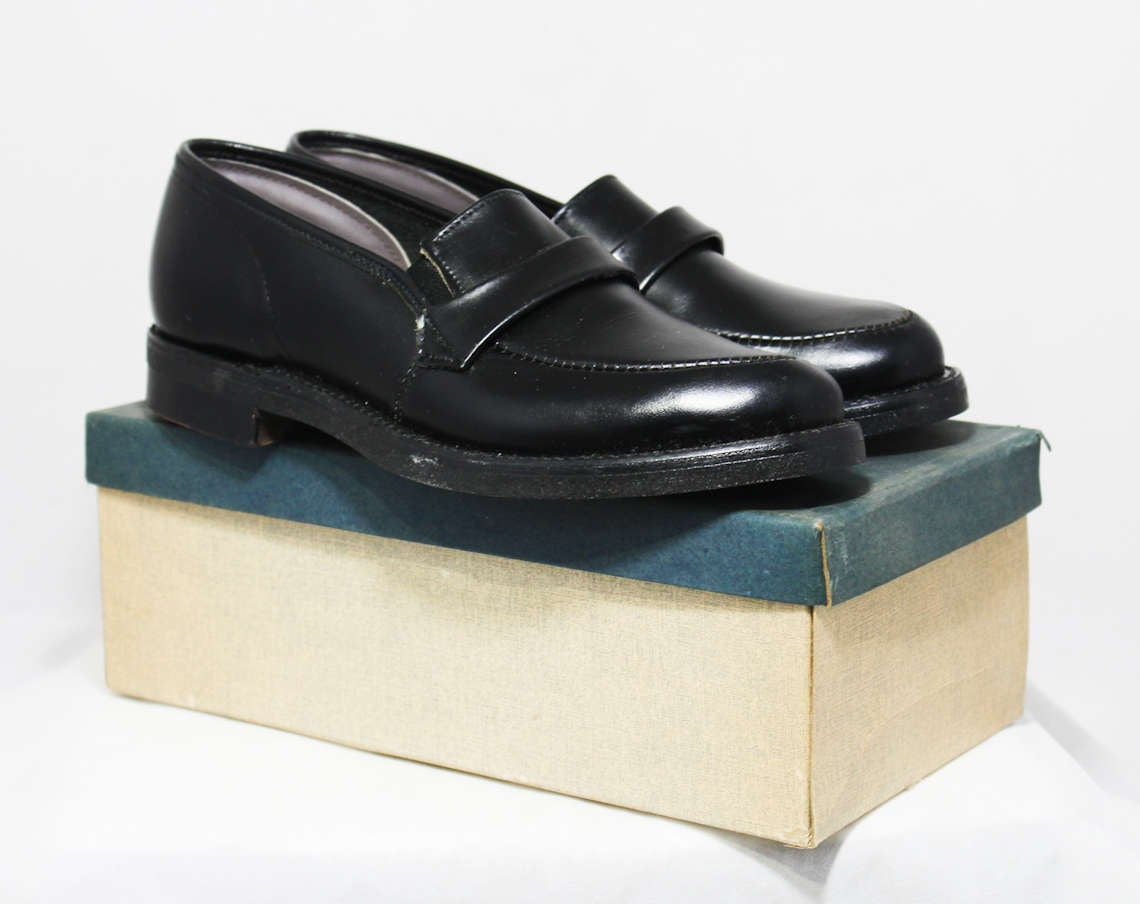 Size 2 Boys Shoes - Authentic 1950s Black Leather Dress Shoe Size 2 Boys Shoes - Authentic 1950s Black Leather Dress Shoe