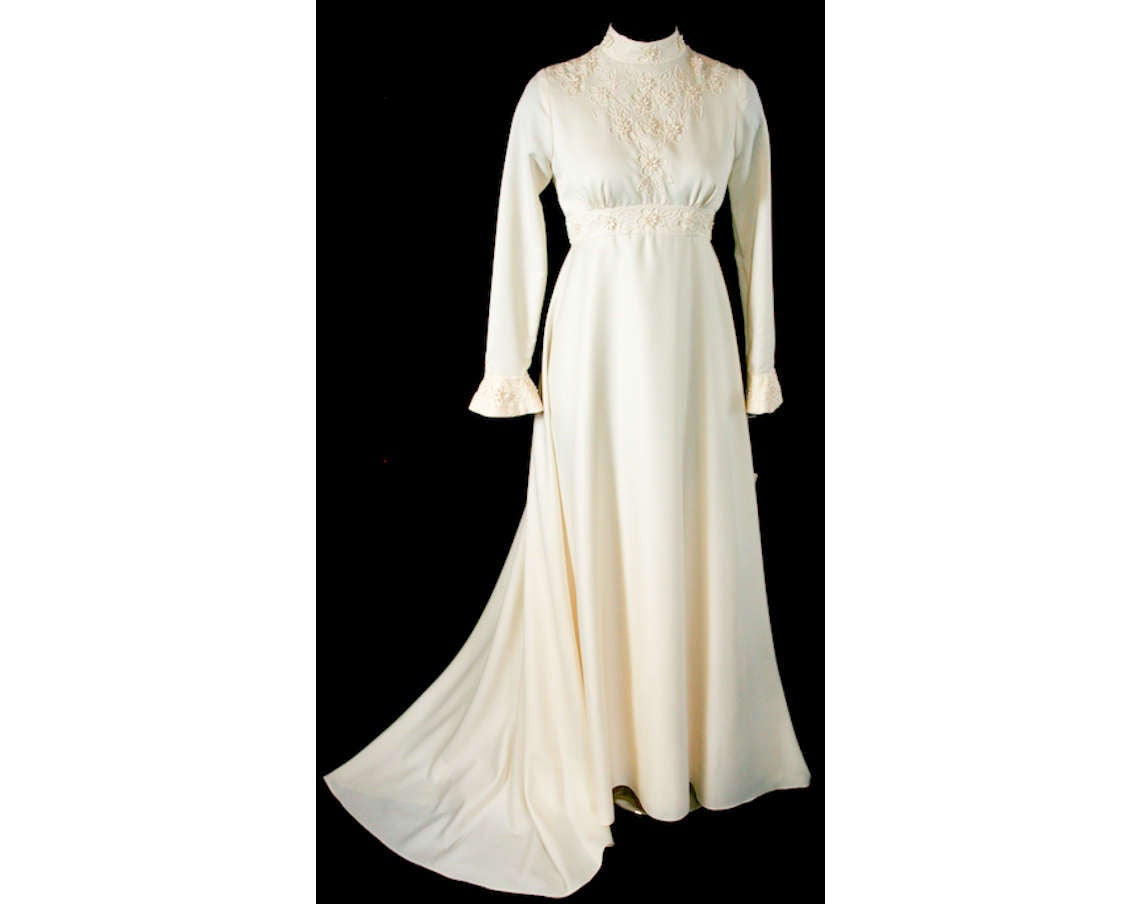 Size 8 Wedding Dress - Pretty 1960s Ivory Satin Bridal Gown with Bell Vintage Vixen Clothing Size 8 Wedding Dress - Pretty 1960s Ivory Satin Bridal Gown with Bell Vintage Vixen Clothing