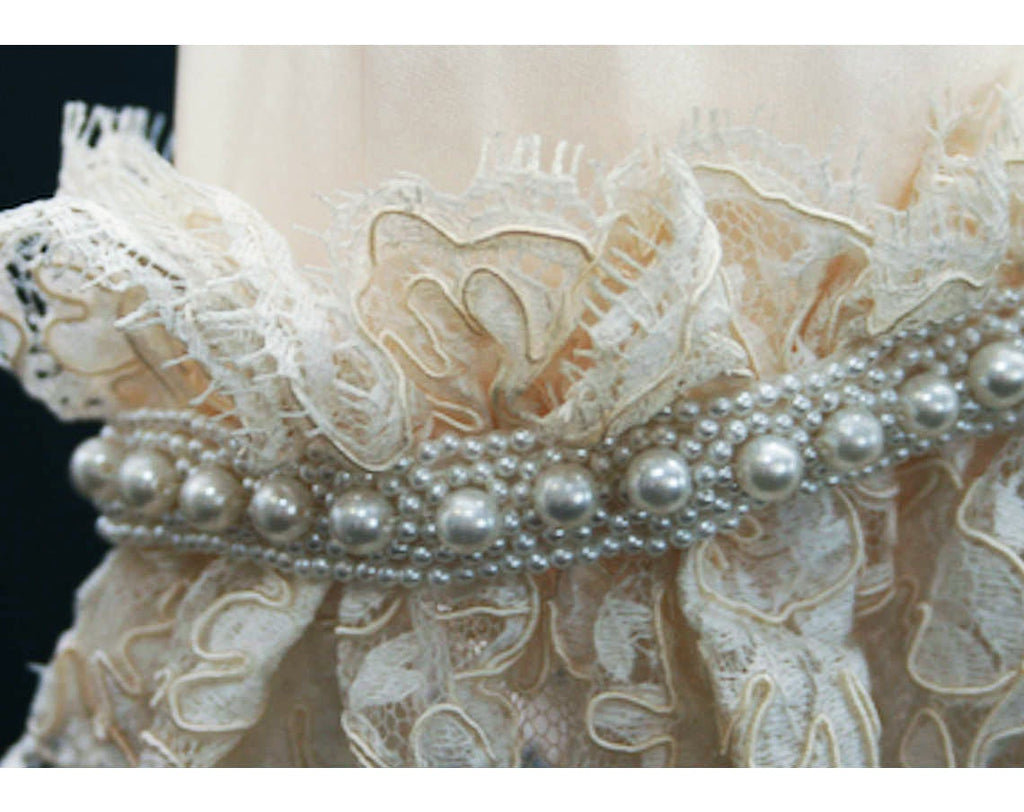 Size 8 Medieval Wedding Dress - Lady of Camelot Style 1960s Ivory Rena Vintage Vixen Clothing Size 8 Medieval Wedding Dress - Lady of Camelot Style 1960s Ivory Rena Vintage Vixen Clothing