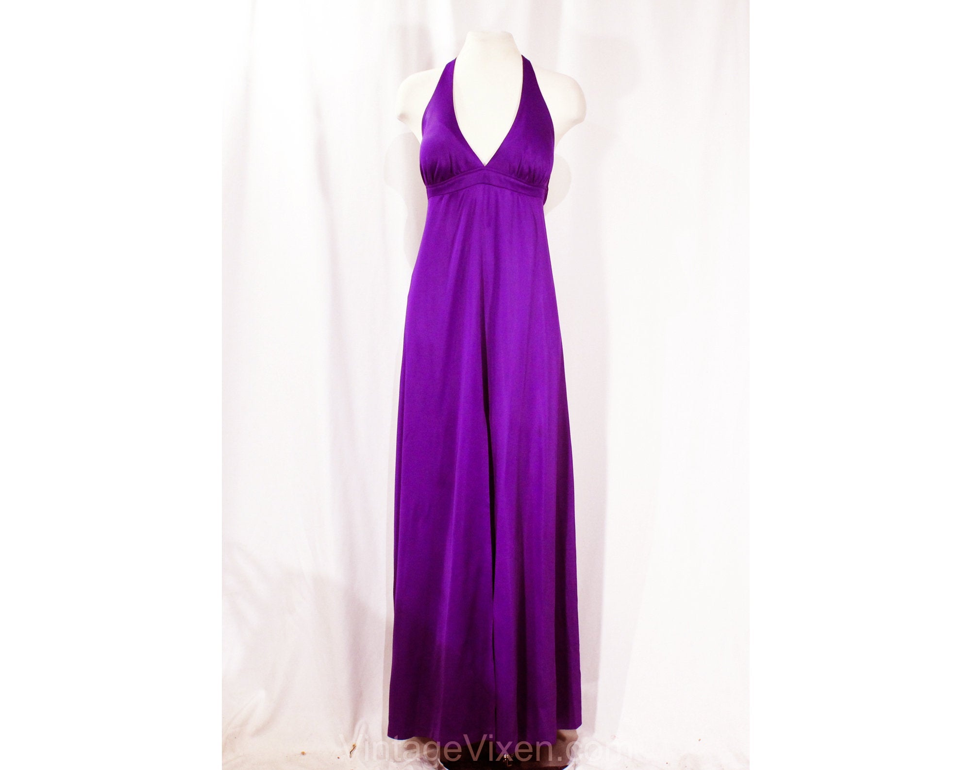 Size 10 Purple Halter Dress - Sexy 70s Beach Summer Ankle Length Size 10 Purple Halter Dress - Sexy 70s Beach Summer Ankle Length