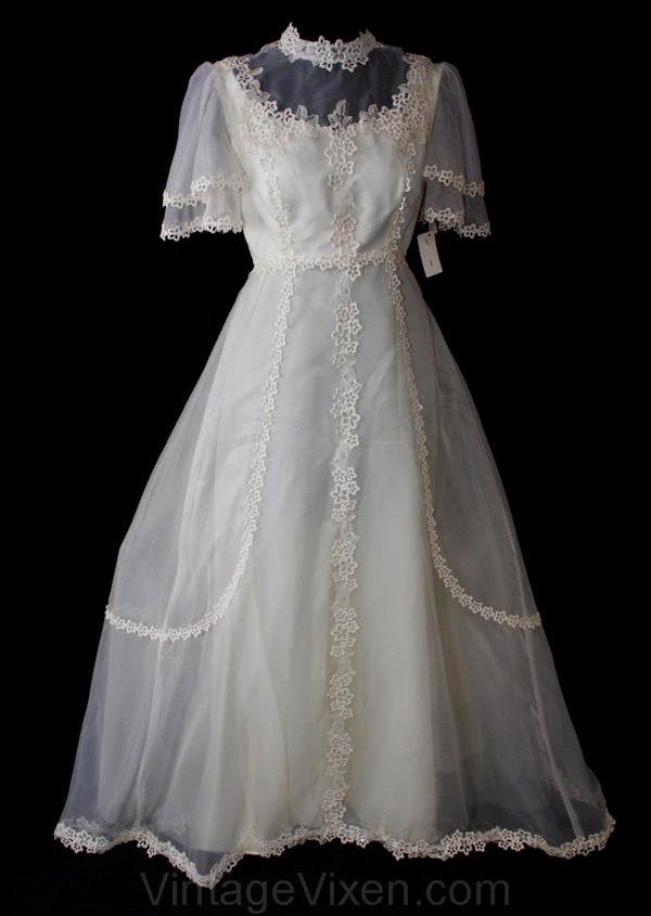 Size 10 Wedding Dress - Lovely Edwardian Style Bridal Gown with Starfl Vintage Vixen Clothing Size 10 Wedding Dress - Lovely Edwardian Style Bridal Gown with Starfl Vintage Vixen Clothing