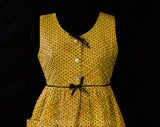 Size 4 Mini Dress - 1960s Yellow Quilted Daisy Cotton - Sleeveless 60s Go Go Girl Summer Baby Doll Frock - Small Cute Empire - Bust 32.5