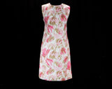 Size 6 60s Dress - Sleeveless 1960s Floral Sheath - Pink White & Khaki Tulip Style Flowers - Spring Summer Painted Look Crepe - Bust 34